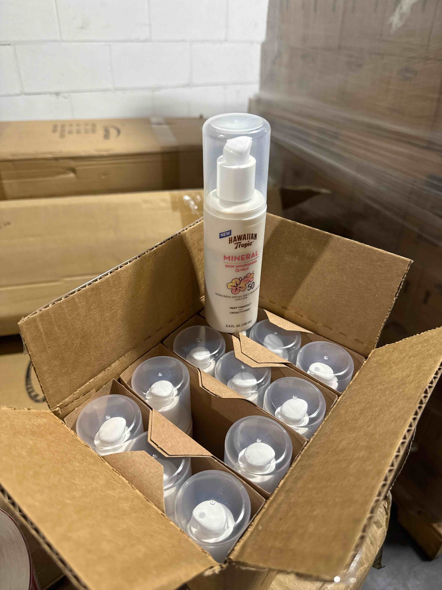 case of 12 Hawaiian Tropic Skin Nourishing Milk Mineral Sunscreen Lotion SPF 50, 3.4oz | Travel Size Sunscreen Zinc Oxide, Sun Milk, Mineral Sunblock SPF 50, Oxybenzone-Free, 3.4oz — photo 2