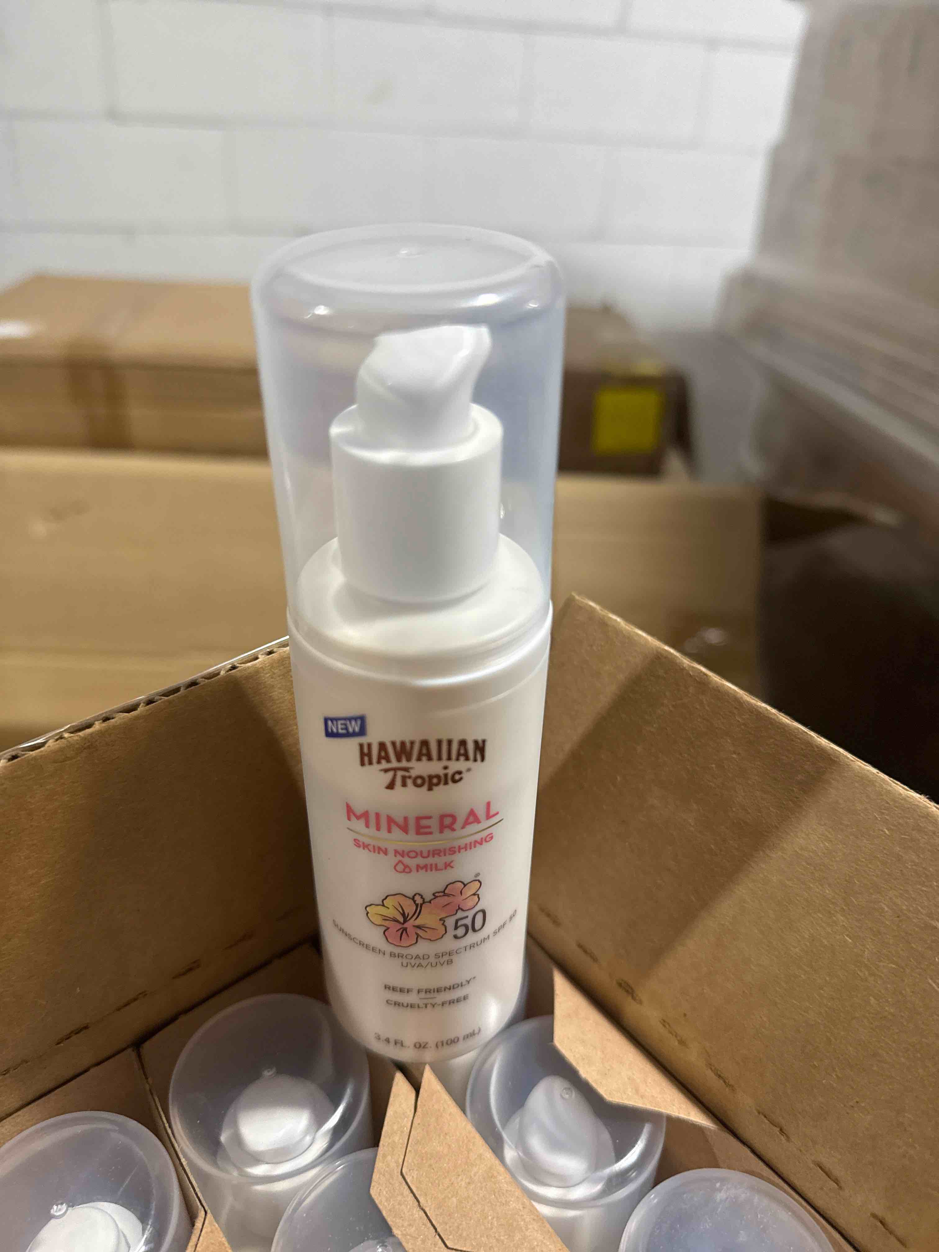 case of 12 Hawaiian Tropic Skin Nourishing Milk Mineral Sunscreen Lotion SPF 50, 3.4oz | Travel Size Sunscreen Zinc Oxide, Sun Milk, Mineral Sunblock SPF 50, Oxybenzone-Free, 3.4oz — photo 3