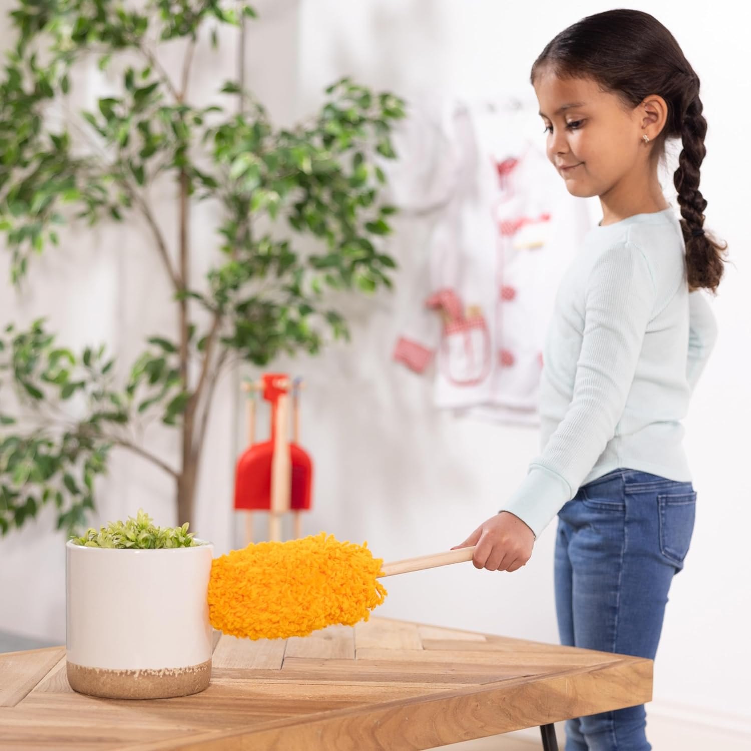 Melissa & Doug Dust Sweep Mop 6-Piece Pretend Play Set, Toddler Toy Cleaning, Pretend Play Home Cleaning, Kids Broom and Mop Set for Ages 3+ Dust! Sweep! Mop! — photo 2