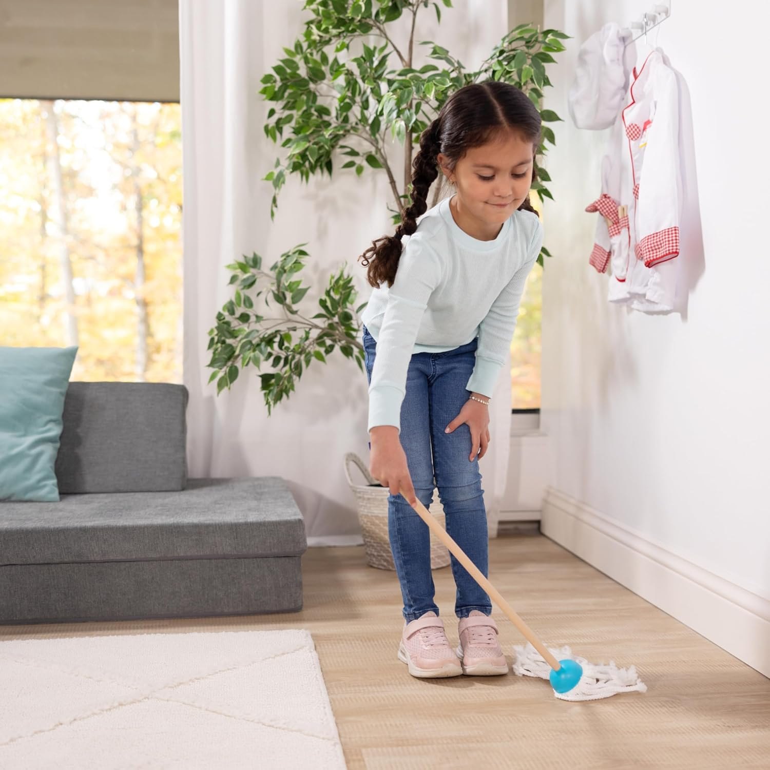 Melissa & Doug Dust Sweep Mop 6-Piece Pretend Play Set, Toddler Toy Cleaning, Pretend Play Home Cleaning, Kids Broom and Mop Set for Ages 3+ Dust! Sweep! Mop! — photo 5