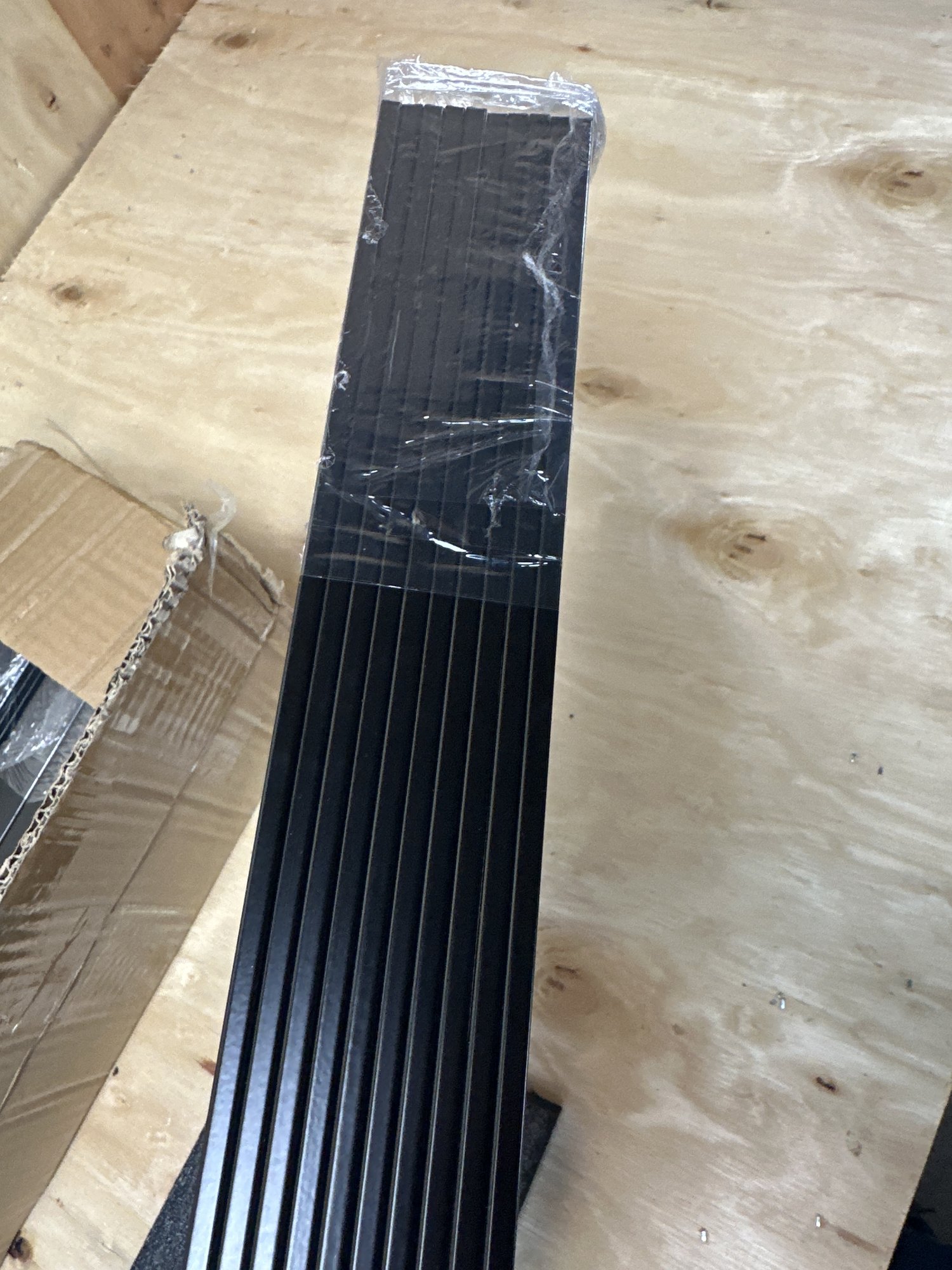 HAINA Wang AAMA-2604 Standard Deck Balusters Aluminum for Deck Railing Porch (Curved/50PC, Black-29.5") Curved/50PC Black-29.5" Item Location: NSH-19-17-02 — photo 7