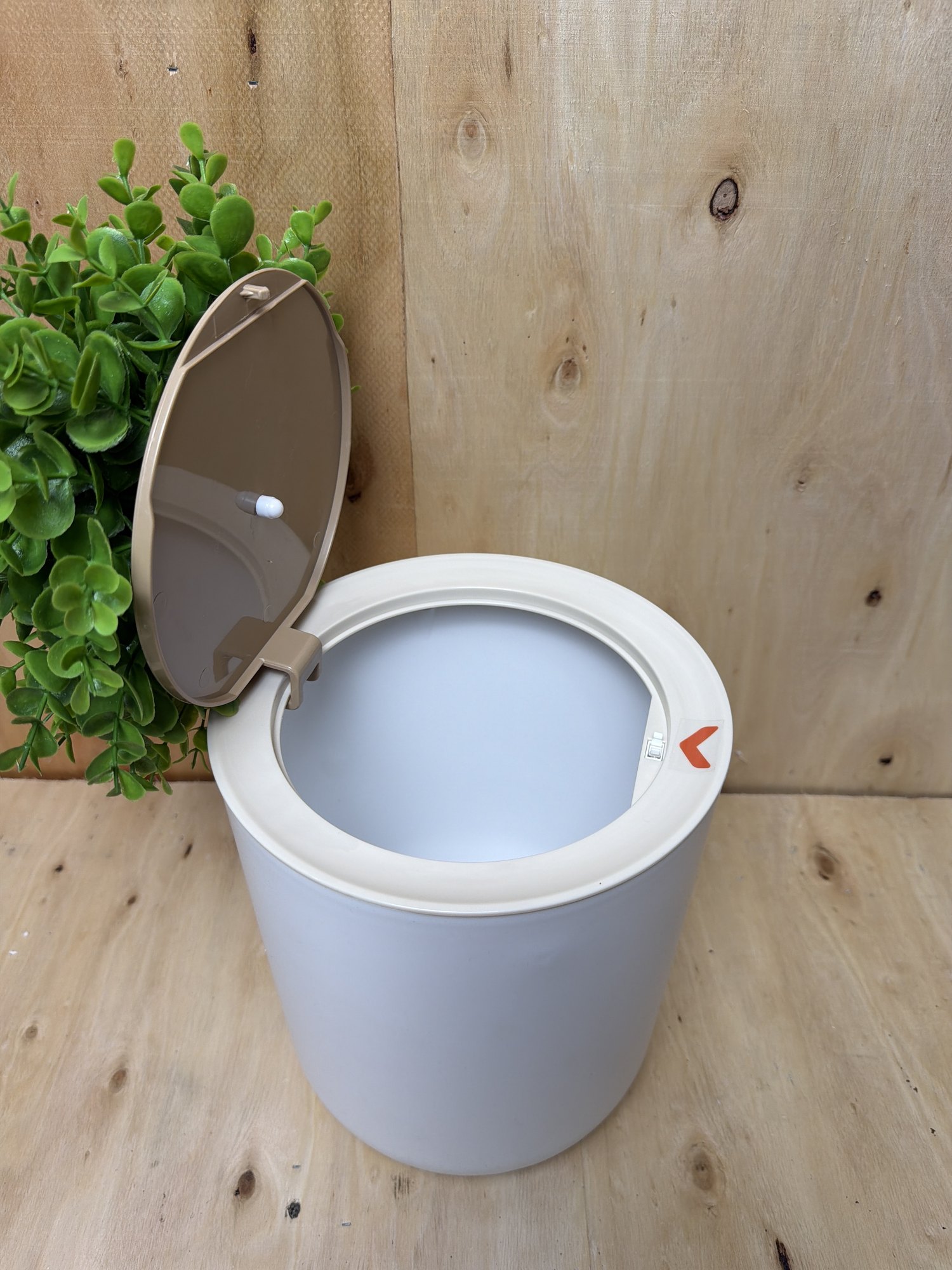 Earth & Mango Small Outdoor Trash Can with Lid - Dog Poop Trash Can Outside - Plant Styled Outdoor Garbage Can - 1.8 Gallon - Throw Away Pet Waste Discreetly — photo 8