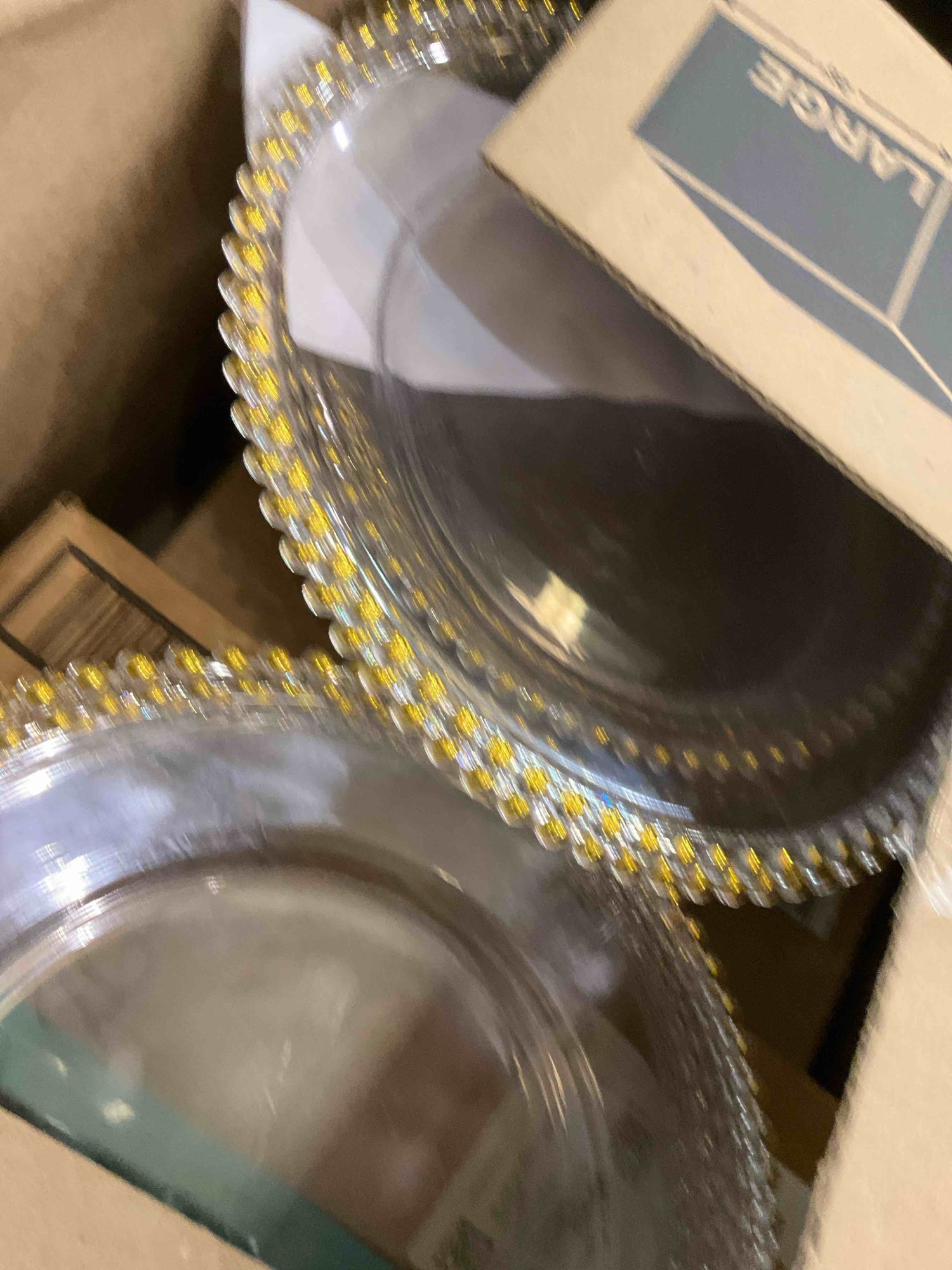 24 Pack Clear Charger Plates 13 Inch Clear Plastic Charger Plates with Beaded — photo 3