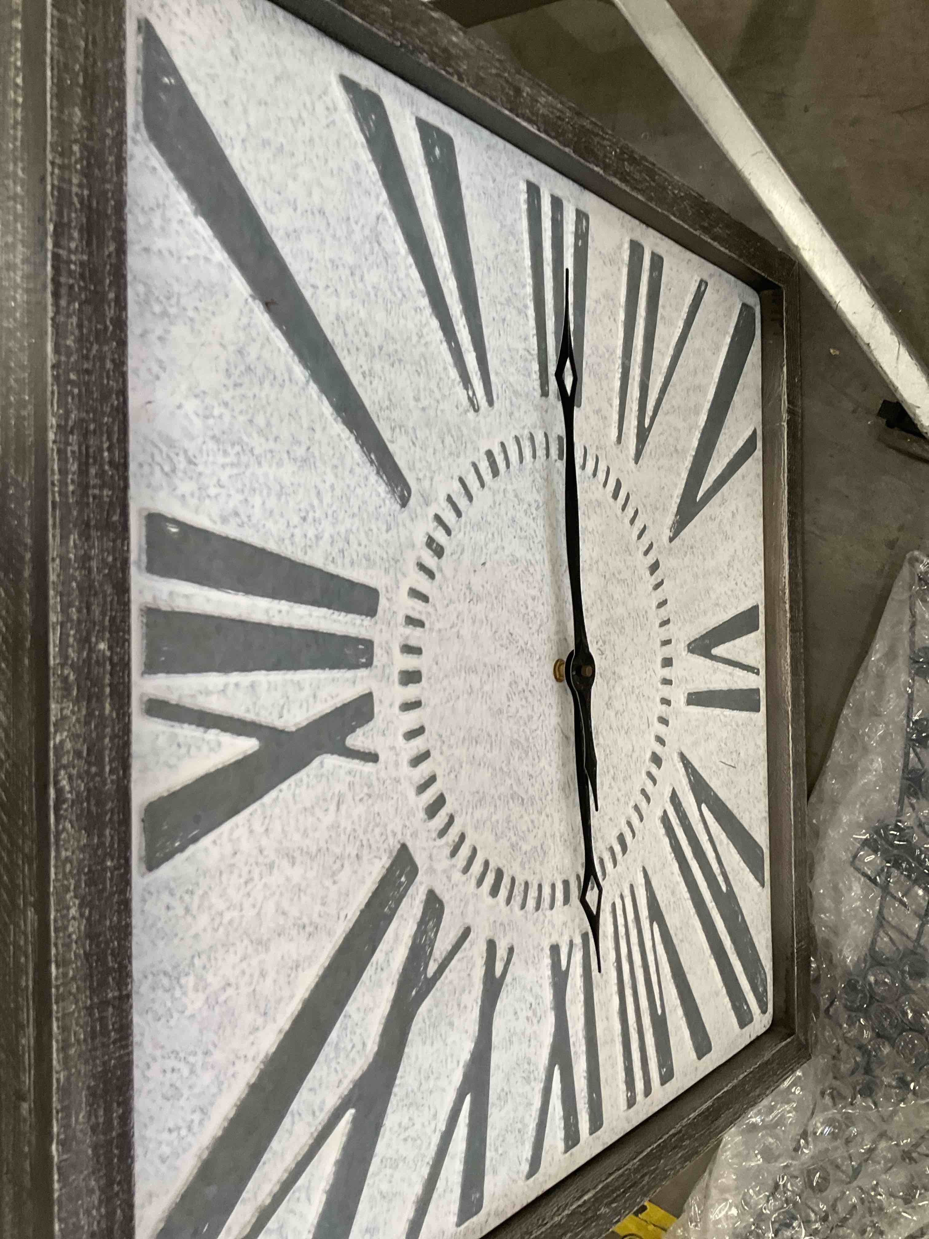 DecMode 25 Gray Metal Distressed Square Wall Clock — photo 2