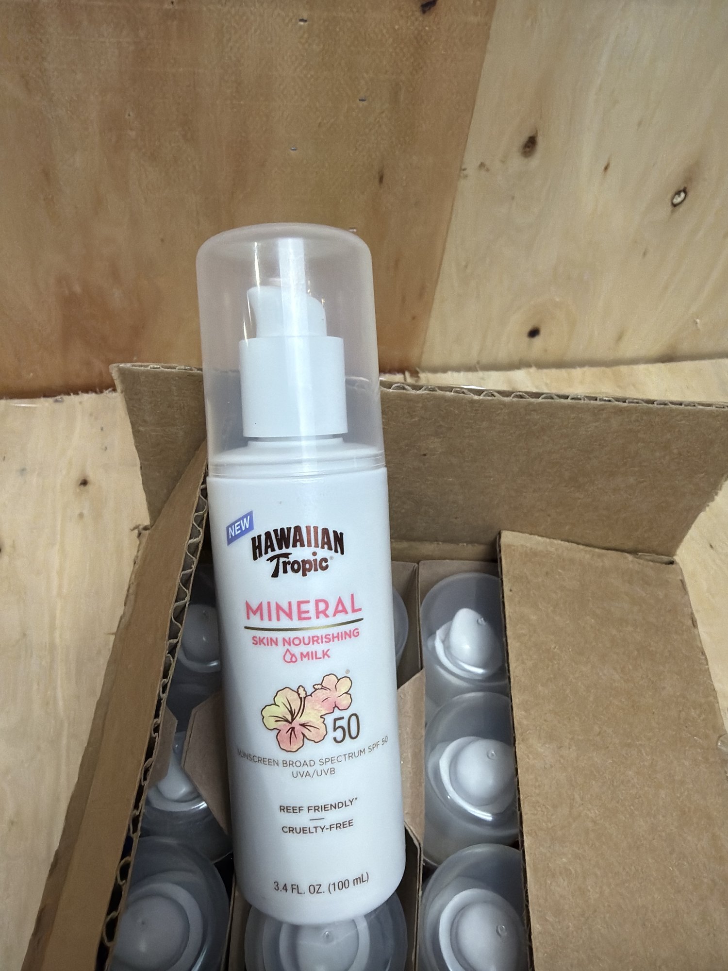 case of 12 Hawaiian Tropic Skin Nourishing Milk Mineral Sunscreen Lotion SPF 50, 3.4oz | Travel Size Sunscreen Zinc Oxide, Sun Milk, Mineral Sunblock SPF 50, Oxybenzone-Free, 3.4oz — photo 2