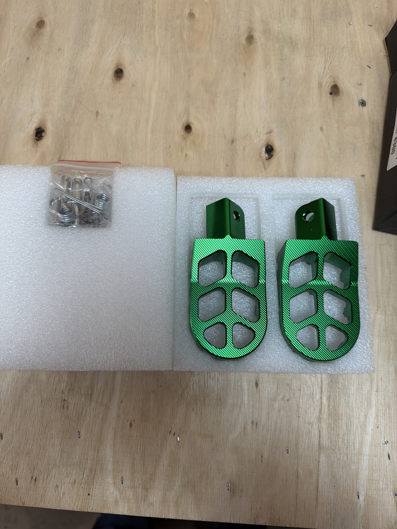 JFG RACING Dirt Bike Foot Pegs,Universal CNC Motorcycle Pit Mini Bike Pegs for KX 50 70 80 85 100 110 Tao Tao DB-X RFZ Lifan KAYO - Green — photo 8
