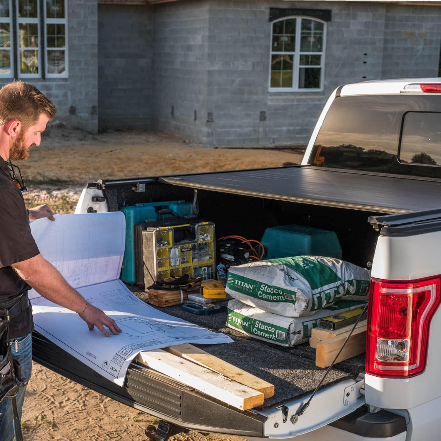 Gator Recoil Retractable Truck Bed Tonneau Cover | G30481 | Fits 2019 - 2025 Chevy/GMC Silverado/Sierra 1500, works w/ MultiPro/Flex tailgate (Will not fit Carbon Pro Bed) 5' 10" Bed (70") Retractable 5' 10" Bed — photo 4