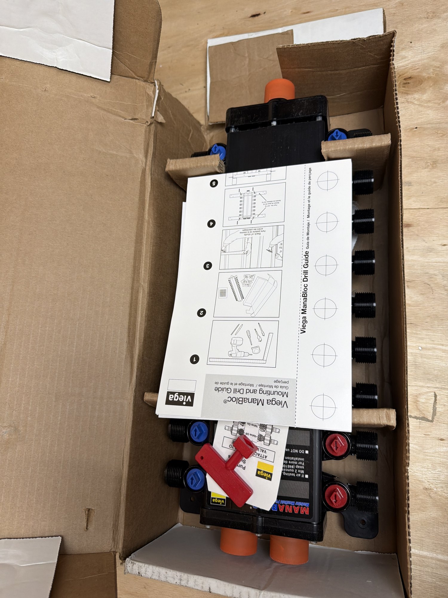 Manabloc 1/2 in. x 18 Port Polysulfone Distribution Manifold (8 Hot/10 Cold) — photo 7